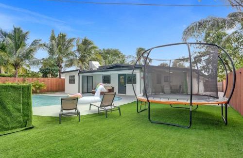 Driftwood Villa | Villa Heated Pool Trampoline Miami Hard Rock
