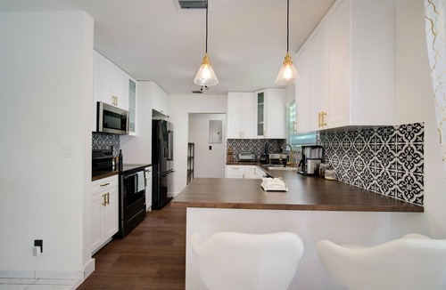 Edgewood Villa | Villa 🌊 Las Olas 🏡 Designed with You in mind!
