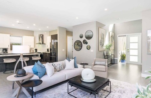 Poinsettia Heights Villa | Villa Magnolia- 2 story w/heated pool, by VIAC