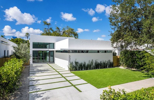 Buena Vista Villa | Villa Moderno Stylish 5BR Retreat Design District