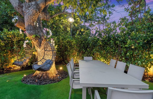 Buena Vista Villa | Villa Moderno Stylish 5BR Retreat Design District