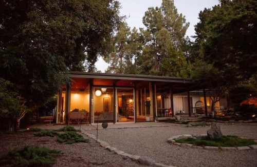 Los Angeles House | Villa Mountain Getaway with a Pool Hot Tub 5 Beds