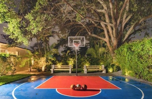 Golden Glades House | Villa Oahu Basketball Fire Pit Mini Golf