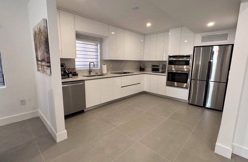 Little Havana House | Villa Oasis Modern Home Near Downtown & Brickell
