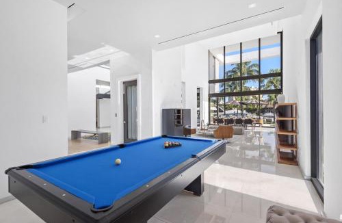 Hallandale Beach House | Villa Okasa Modern Marvel with Pool Jacuzzi Pool Table BBQ