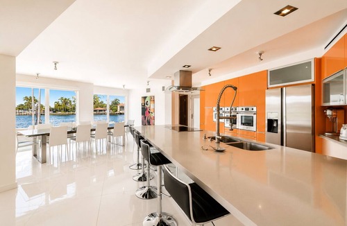 North Bay Village House | Villa Riviera Luxe, Coastal 4BR Retreat in Miami