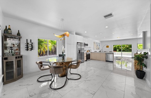 Seybold House | Villa Serena Miami 4BR-Pool-BKT CT Near Beaches