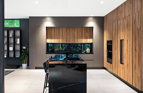 Brickell Villa | Villa Strata: Modern 5 BED +POOL, minutes from The Grove, Brickell & Downtown