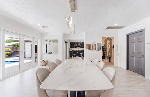 Pembroke Pines House | Villa Velvet ~ Heated Pool, Jacuzzi, Game Room & Minutes to Beaches