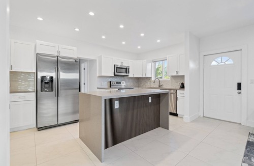 North Miami Villa | Villa Verde: Your Hidden Luxury Paradise with Private Pool