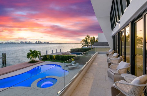 North Bay Village Villa | Villa Violette with the most beautiful view in Miami