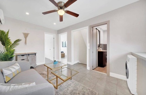 Golden Glades House | Villa Vivara, Luxury 7BR Retreat with Private Pool in Miami