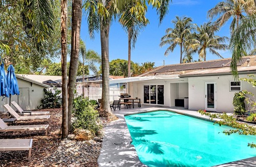 South Corals House | Villa W/Heated Pool, Pool Table Just 7min to Beach