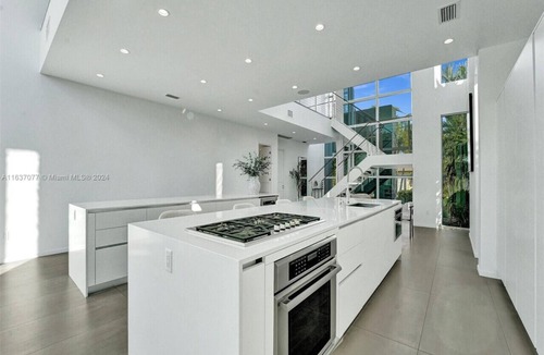 Wilton Manors House | Villa Wren | Waterfront Modern Luxury in Wilton Manors