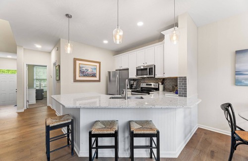 Ocean View House | Village Green Dr 13 Townhouse