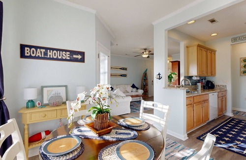 Villages of Five Points Condo | Village of Five Points pet friendly condo with pool, gym, and tennis access