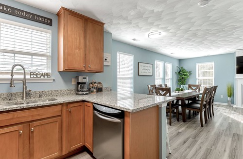 Northeast Virginia Beach House | Virginia Beach - 3 Bedroom Monthly Rental In VIBE