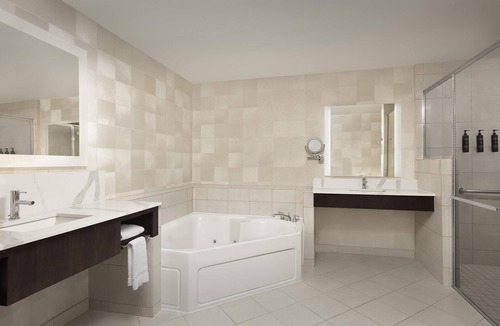Glen Allen Hotel | Virginia Crossings Hotel, Tapestry Collection by Hilton
