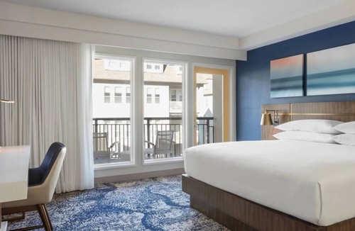 Northeast Virginia Beach Hotel | Virginia Gem! 3 Comfortable Units, Pool, Close to First Landing State Park
