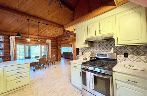 Proctor Cabin | VT Lodge Cabin w Mountain Views near Killington