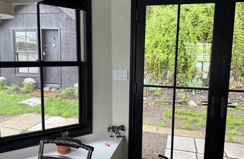 Poughkeepsie House | Wake-up to Hudson River Sunrises- Historic Riverfront Retreat.