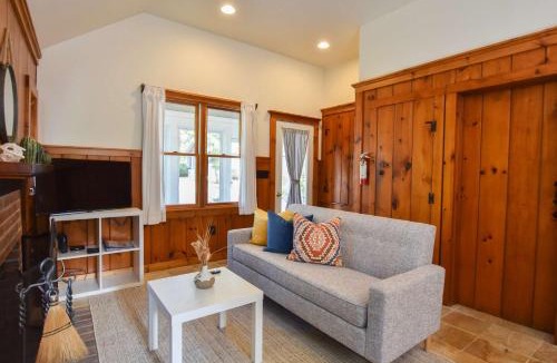 South Wellfleet House | Walk 1 10 Mile to Lecount Hollow Beach