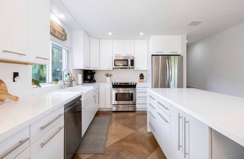 Lauderdale-by-the-Sea House | WALK 2 BEACH/ FREE GOLF CART WITH ANY STAYS THRU JULY!!
