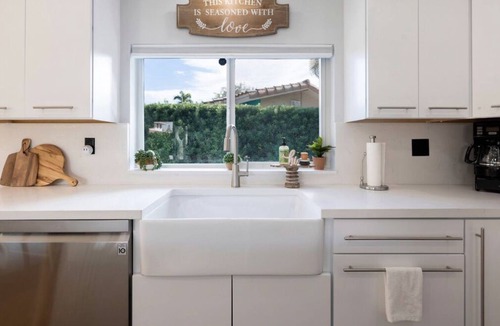 Lauderdale-by-the-Sea House | WALK 2 BEACH/ FREE GOLF CART WITH ANY STAYS THRU JULY!!