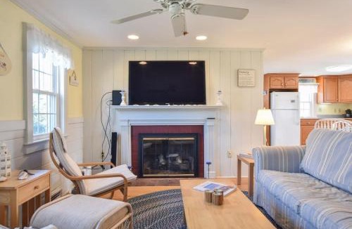 South Yarmouth House | Walk 3 Mins to Private Assoc Beach