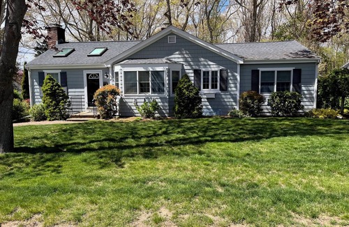 Pocasset House | Walk 600' to the beach. 3 Bed, 2 Bath home on beautiful Cape Cod in Pocasset, MA