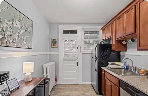 Museum District Apartment | Walk everywhere Museum District, Carytown, Scott’s Addition. Location is great