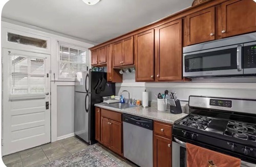 Museum District Apartment | Walk everywhere Museum District, Carytown, Scott’s Addition. Location is great