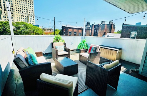 Central Northside Apartment | Walk: PNC Park & Acrisure + FREE private park