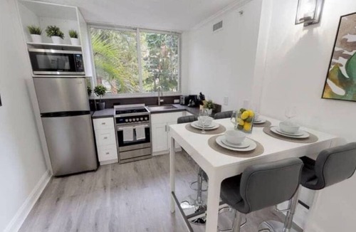 Northeast Coconut Grove Apartment | Walk to Bay from Luxe Condo w/Parking Pool & Gym