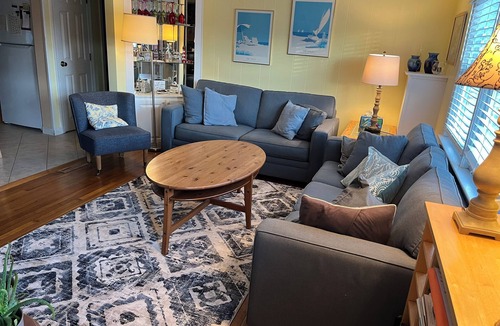 Falmouth Condo | Walk to beach and town: 3-bedroom condo with AC and WiFi in lovely Falmouth.