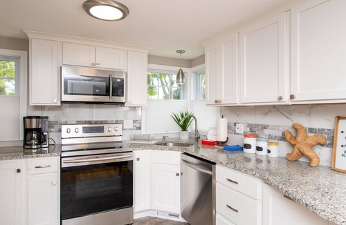 Dennis Port House | Walk To Beach - Comfortable 2BR Cottage