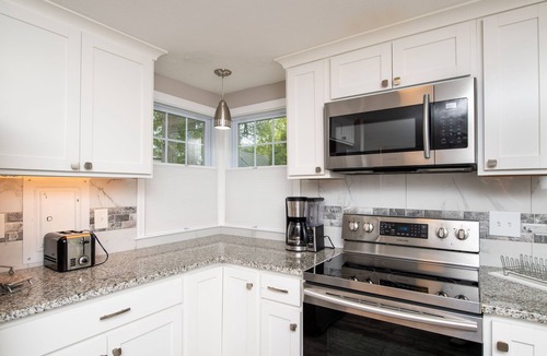 Dennis Port House | Walk To Beach - Comfortable 2BR Cottage