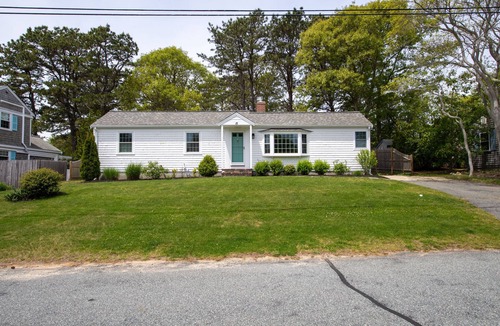 Dennis Port House | Walk To Beach - Comfortable 2BR Cottage