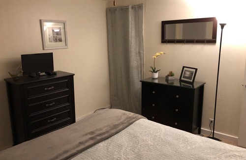 Villas House | Walk to Beach! Dog Friendly! Nicely Renovated Cottage. Close to Cape May. WiFi!