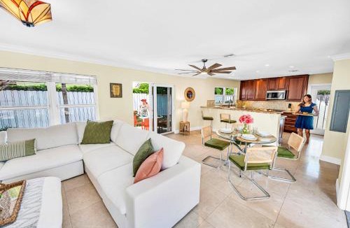 Harbour Inlet House | Walk to Beach Heated Pool Serenity at its Finest Orchid Key Residences
