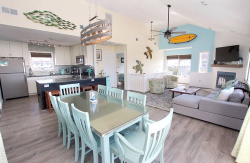 Ocean Hill House | Walk to Beach, Lighthouse & Historic Corolla, Near Corolla Adventure Park, Pool & Hot Tub