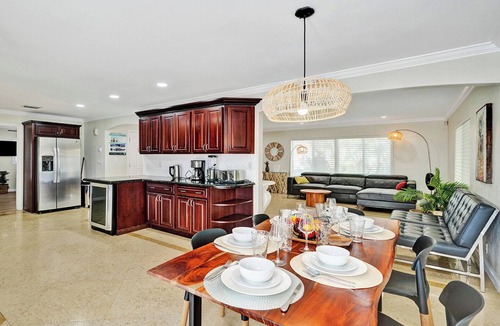 Hollywood Lakes Villa | WALK to Beach Luxury 3BR Villa in Hollywood Lakes