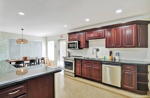 Hollywood Lakes Villa | WALK to Beach Luxury 3BR Villa in Hollywood Lakes