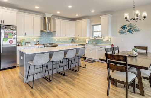 Cape May - Wildwood Apartment | Walk to Beach & Moreys Piers: Family Getaway!