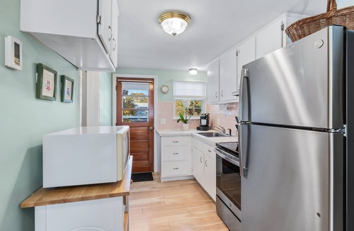 Dennis Port House | Walk to Beach, Pet-Friendly, Ping Pong & Fire Pit