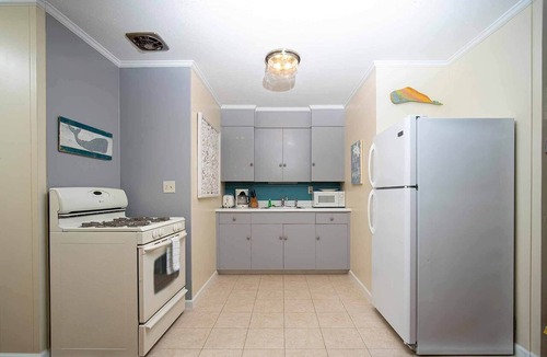 Hyannis Apartment | Walk To Beaches, Main Street, and Harbor. 1BR Cottage. Quiet Area. Captain Gosnold Village 16A