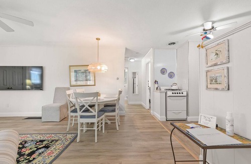 Hyannis Apartment | Walk To Beaches, Main Street, and Harbor. 3BR Cottage. Quiet Area. Captain Gosnold Village 17