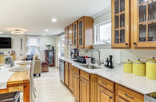 Fortescue House | Walk to Beaches & Marina: Fortescue Hideaway