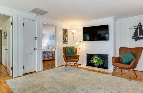 West Hyannisport House | Walk to Craigville Beach: Cape Cod Gem w/Patio
