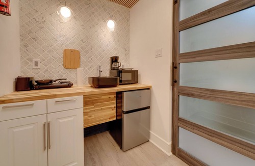 Bellepoint Apartment | Walk to Dtwn Hinton: 2 Historic District Studios!